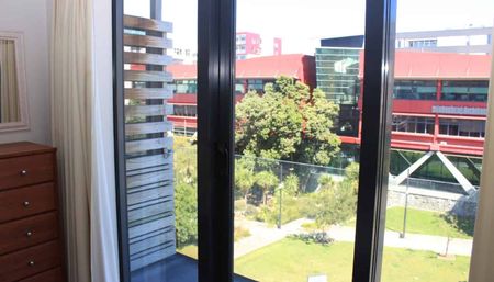 Charming Studio Apartment in the Heart of the City! - Photo 2