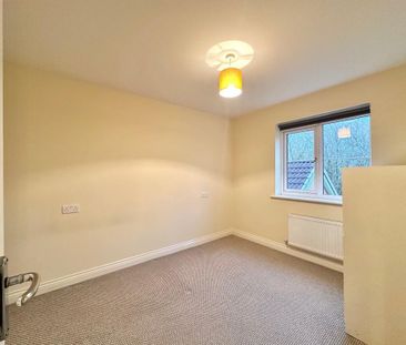 4 bedroom semi-detached house to rent - Photo 3