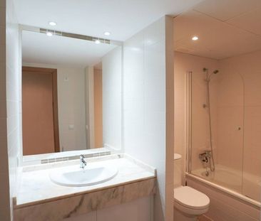 3 bedroom luxury Apartment for rent in Estepona, Spain - Photo 1