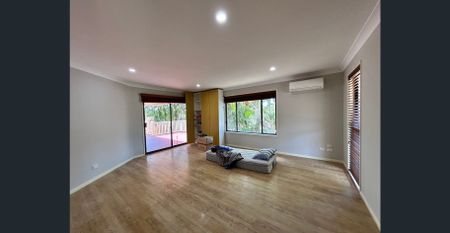 Renovated 4 Bedroom House! - Photo 3