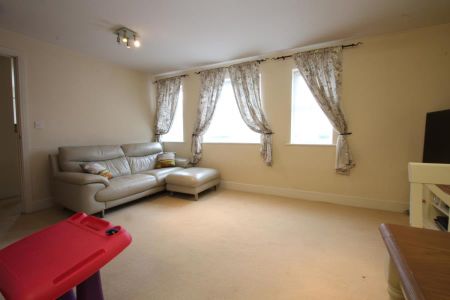 Victoria Place, Woking - 2 bedrooms Property for lettings - Seymours - Photo 5