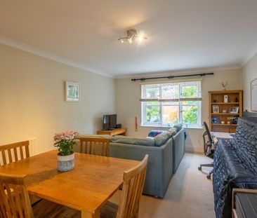 2 Bed Flat, Beaumont Court, SW19 - Photo 6