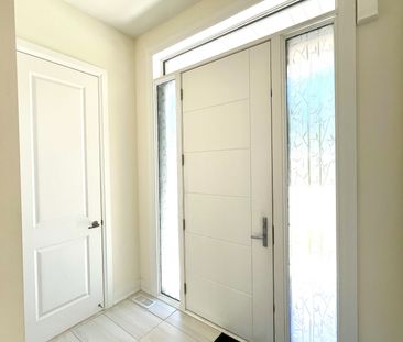 For Lease - 115B Bond Crescent, Richmond Hill, Ontario - Photo 6