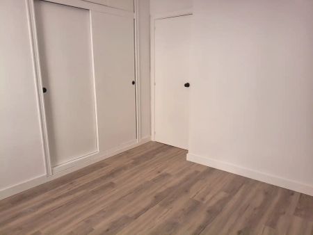 Piso de alquiler en Calle Pablo Iglesias, Mercado - Photo 3