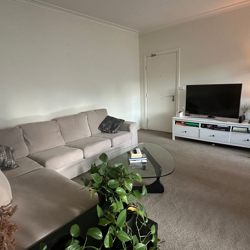 East Melbourne - Photo 1