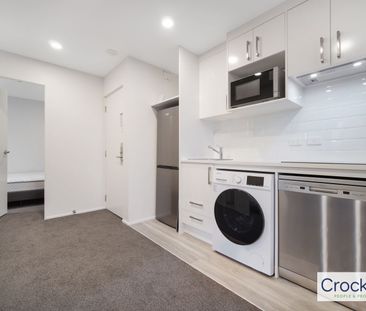 HAVARD – Fully renovated with New Carpet, Paint, Appliances and Fur... - Photo 2