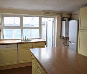 3 bedroom terraced house to rent - Photo 2