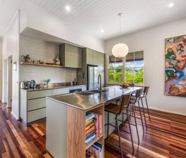 Gorgeous Queenslander with views to Mt Cooroora - Photo 5