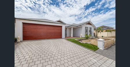 MODERN & COMFORT FAMILY HOME! - Photo 4