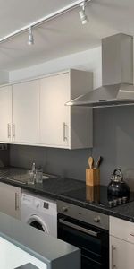 1 bedroom private hall to rent - Photo 3