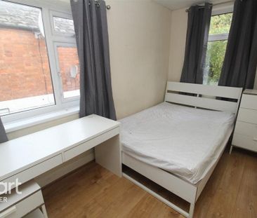 4 bedroom terraced house to rent - Photo 6