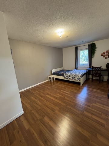 For Lease - 186 King Road Unit# Second Floor /unit#1, Richmond Hill, Ontario - Photo 2