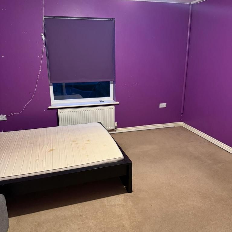 1 bedroom in a house share to rent - Photo 1