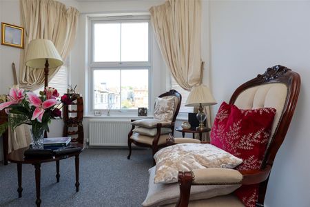 1 St. Andrews Square, Hastings - Photo 5