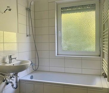 Kurzfristiger Einzug möglich - 2-Zimmer-Wohnung mit Tageslichtbad - Photo 1