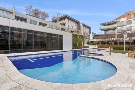 Luxury Penthouse In The Heart Of Kingston - Photo 3