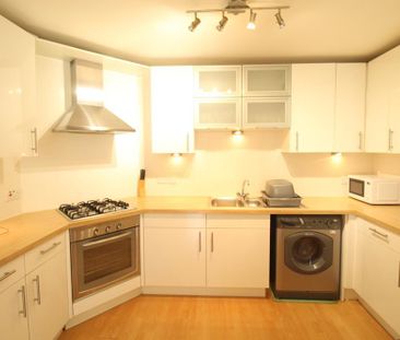 2 bedroom flat to rent - Photo 6