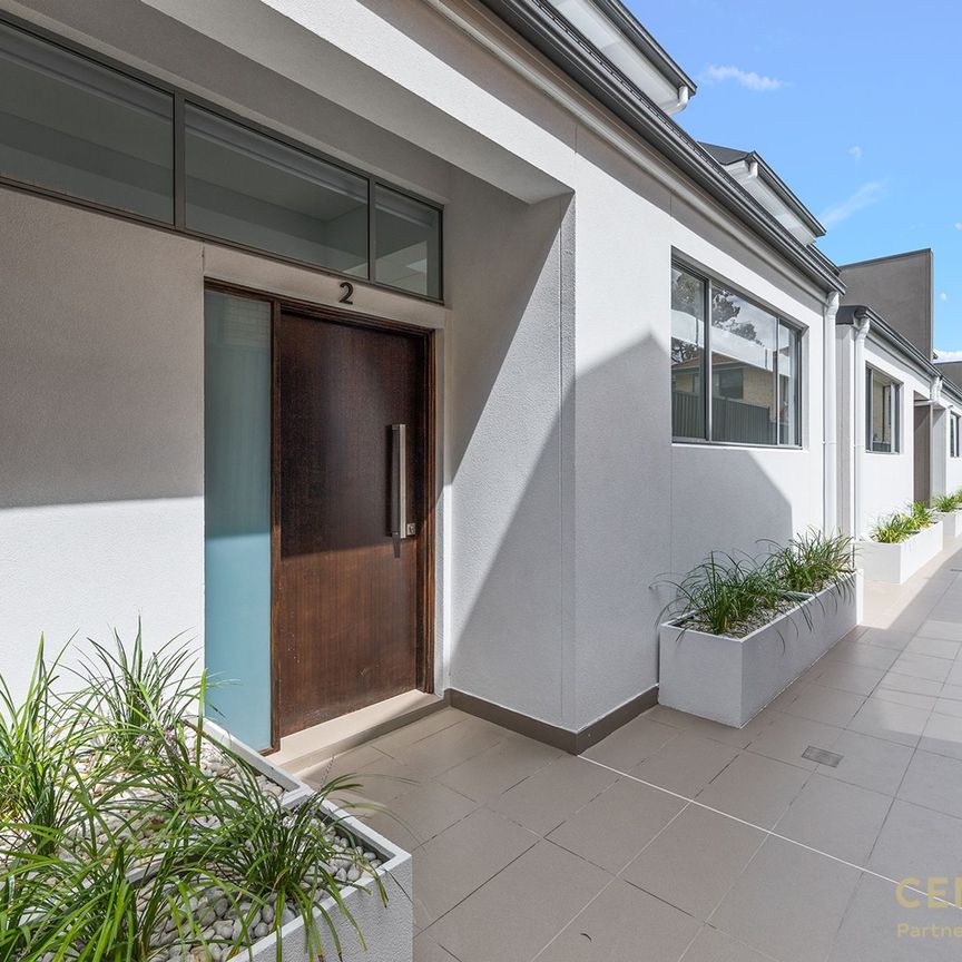 Ideal Location & Modern Townhouse&excl; - Photo 1