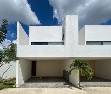 Townhouse Amueblado en RENTA a una Cuadra de la Univ. Marista - Photo 4
