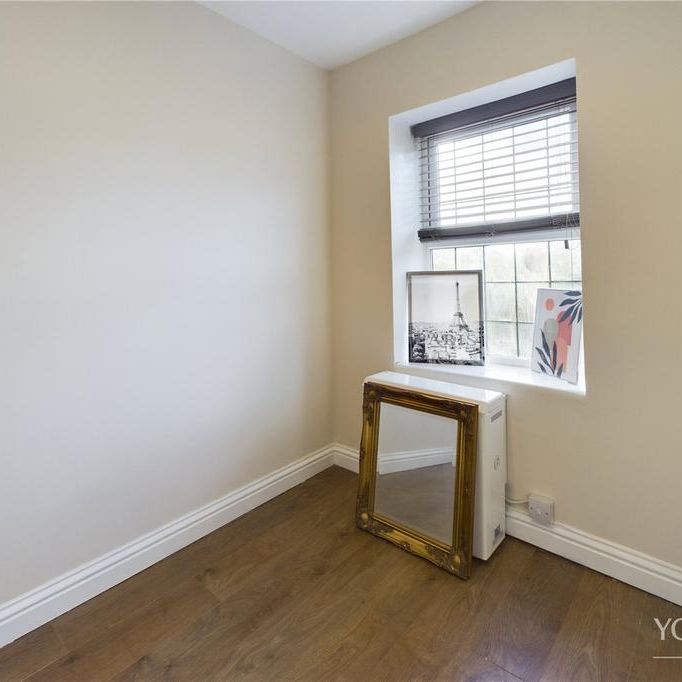 2 bedroom end of terrace house to rent - Photo 1