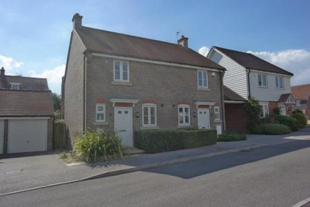 2 bedroom semi-detached house to rent - Photo 3