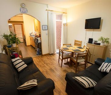 5 bedroom apartment to rent - Photo 2