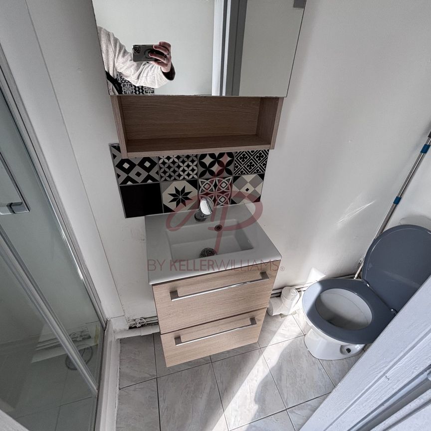 Location Appartement 1 pièce 17m² ROUBAIX 59100 - Photo 1