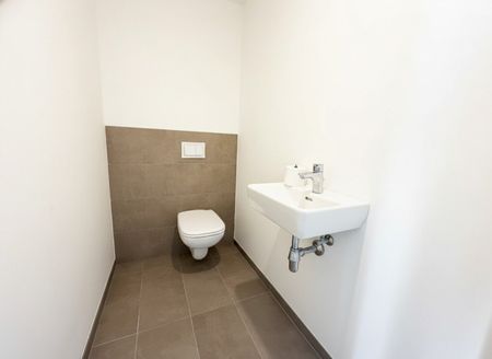 Moderne 2-Zi -Wohnung mit Garten - Photo 4