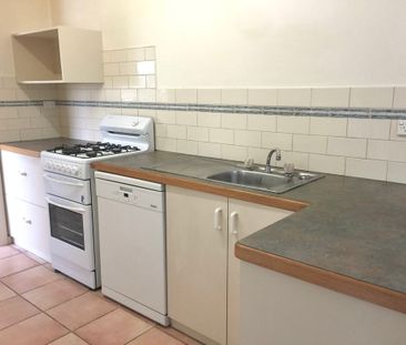 45 Charles Street, Glen Iris VIC 3146 - House For Rent | Domain - Photo 5