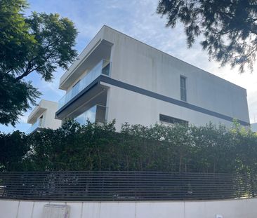 Moradia isolada T4+1 para arrendamento no Alto da Barra em Oeiras - Photo 1