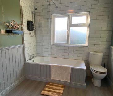 18 Lisburn Avenue, Belfast, BT9 7FX - Photo 5