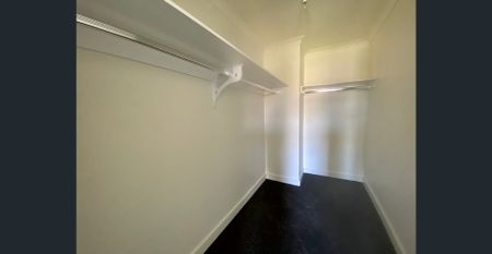 Spacious 4 bedroom Home in Quiet Street - Photo 5