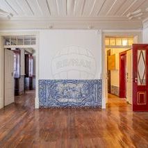 Apartment 5 bedrooms in good condition Encarnação Lisboa for rent - Photo 1