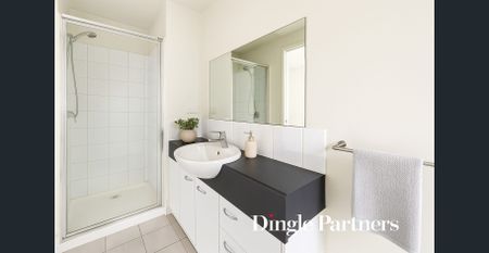 Newly Updated - Bright, Fresh & Stylish Carlton Studio! - Photo 3