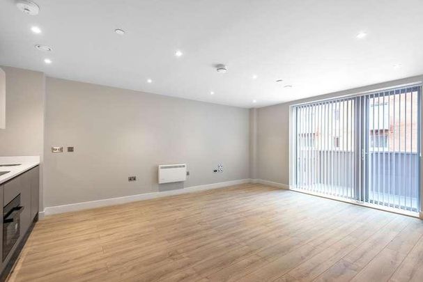 Slough, Berkshire, SL2 - Photo 1