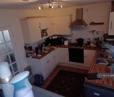 3 bedroom terraced house to rent - Photo 3