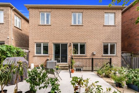 For Lease - 11 Maddybeth Crescent, Brampton, Ontario - Photo 2