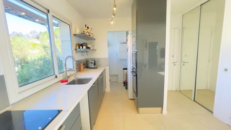 Location appartement 5 pièces, 93.00m², Cannes - Photo 5