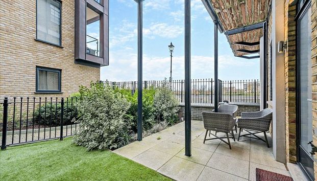 Palace Wharf, Rainville Road, London - Photo 1