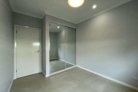 Ultra Modern 2 Bedroom Home - Photo 2