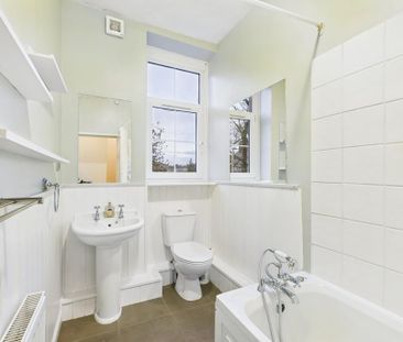 2 bedroom end of terrace house to rent - Photo 3