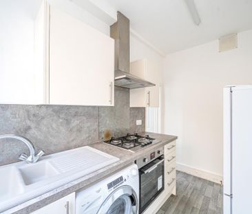 2 bedroom flat to rent - Photo 6