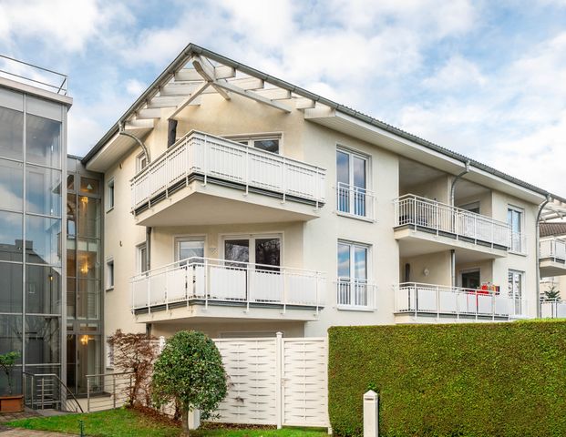 Schicke 2 Zimmer Wohnung mit zwei Balkonen, Fahrstuhl und Tiefgarage im schönen Bielefeld Sieker - Foto 1