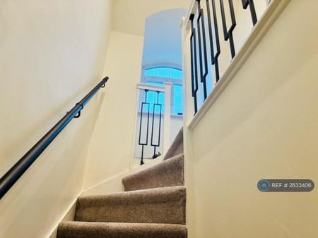 2 bedroom flat to rent - Photo 5