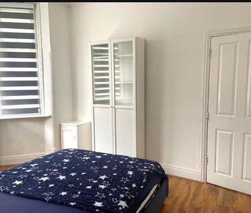 Room in a Shared House, Rusholme Grove, M14 - Photo 2