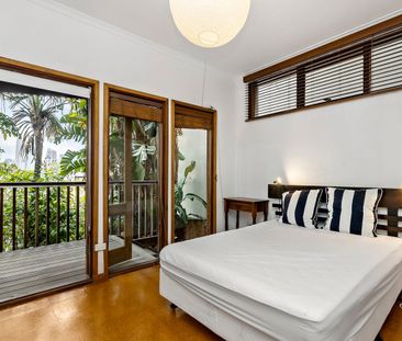 Furnished Home With Beautiful Harbour And City Views - Photo 2