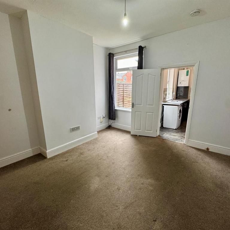 2 bedroom house to rent - Photo 1