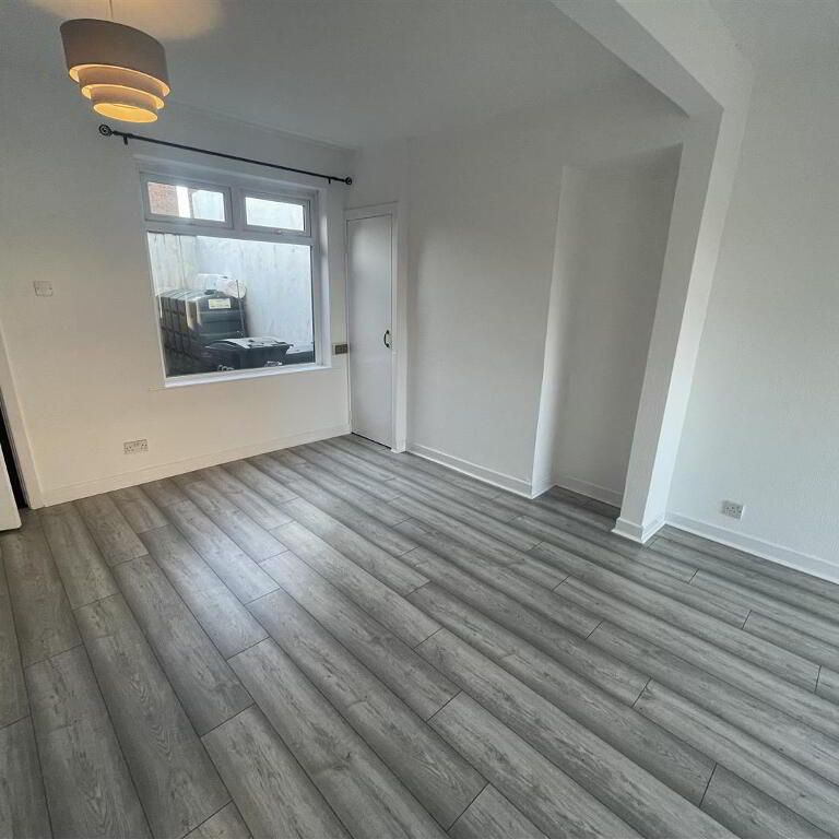 119 Broadway, Donegall Road, Belfast, BT12 6HX - Photo 1