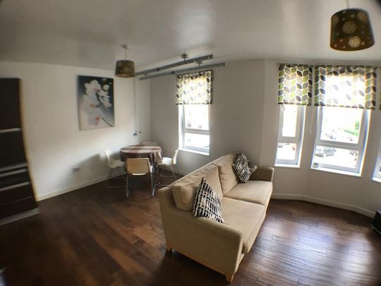 3 bedroom flat to rent - Photo 1