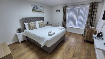 4 bedroom terraced house to rent - Photo 4